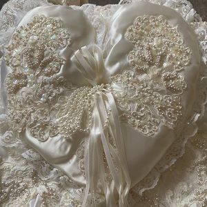 Wedding ring pillow